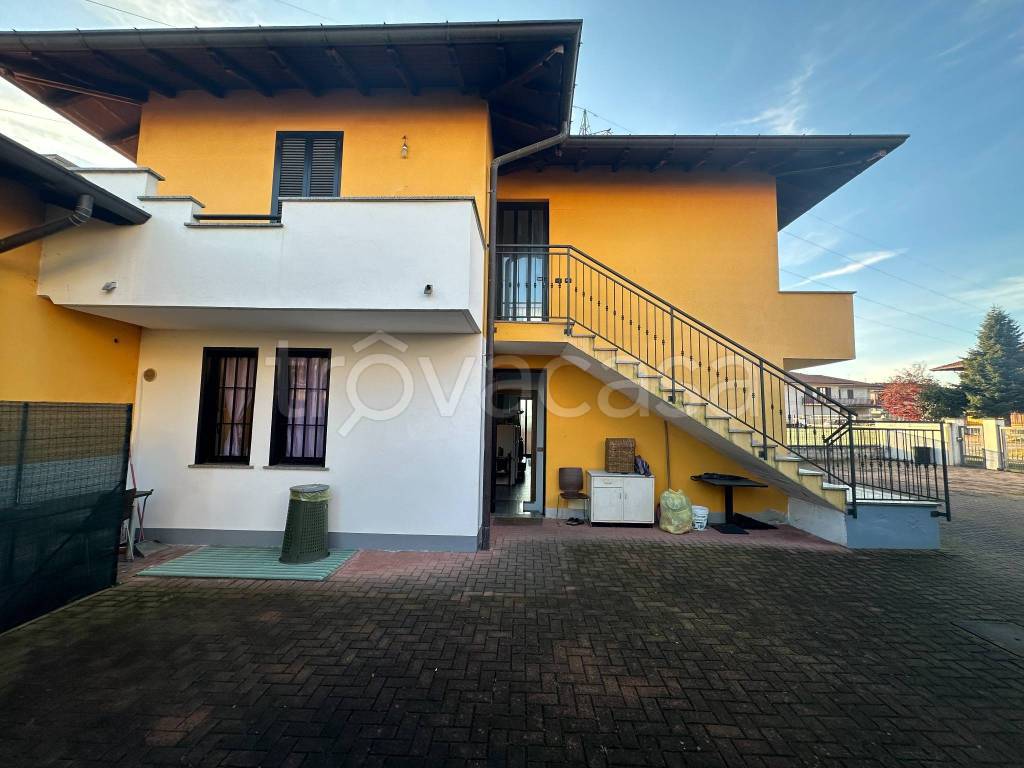 casa indipendente in vendita a Borgo Ticino