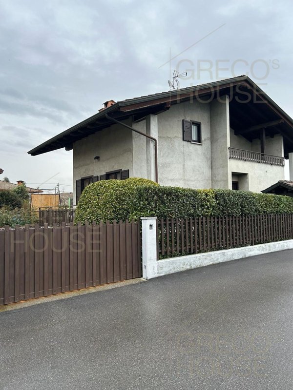 casa indipendente in vendita a Borgo Ticino