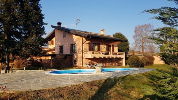 casa indipendente in vendita a Borgo Ticino