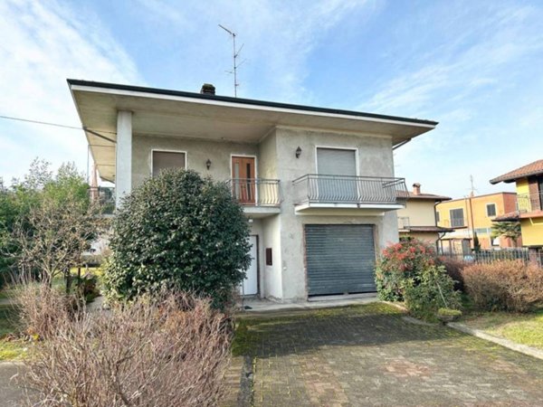 casa indipendente in vendita a Borgo Ticino