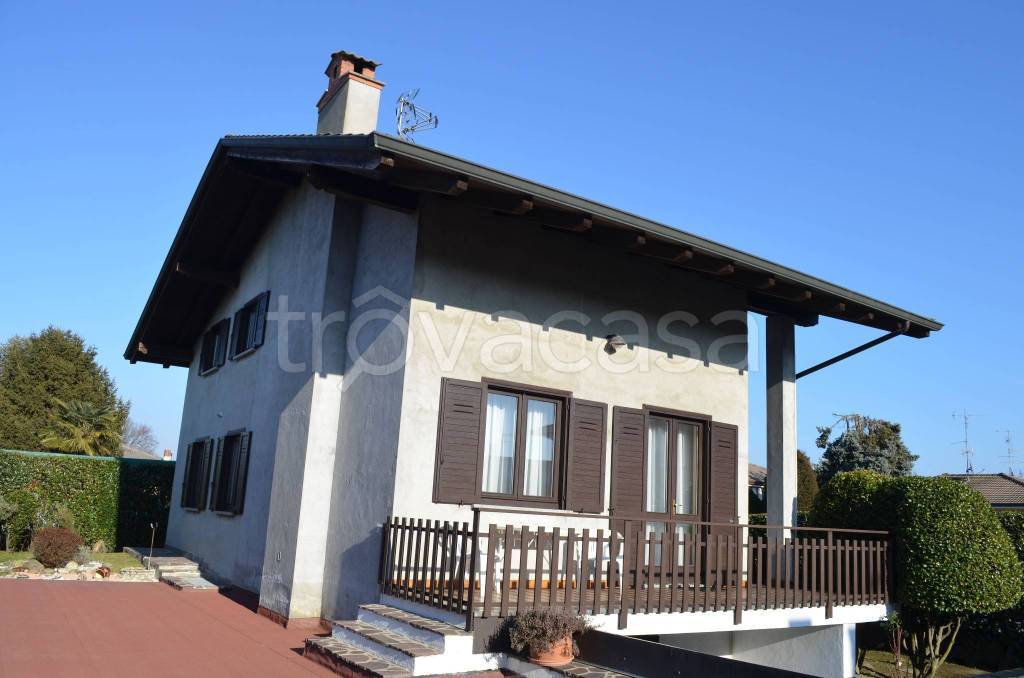 casa indipendente in vendita a Borgo Ticino