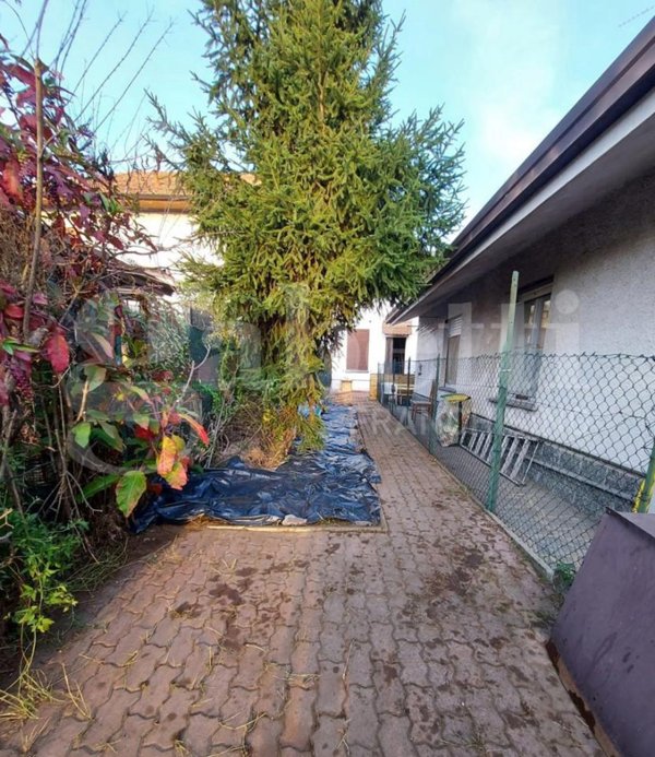 casa indipendente in vendita a Borgo Ticino
