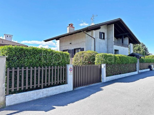 casa indipendente in vendita a Borgo Ticino
