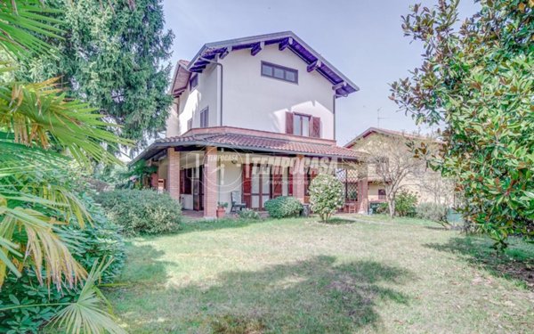 casa indipendente in vendita a Borgo Ticino