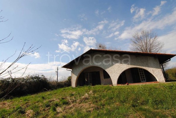 casa indipendente in vendita a Borgo Ticino in zona Gagnago