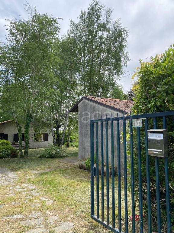 casa indipendente in vendita a Borgo Ticino in zona Gagnago