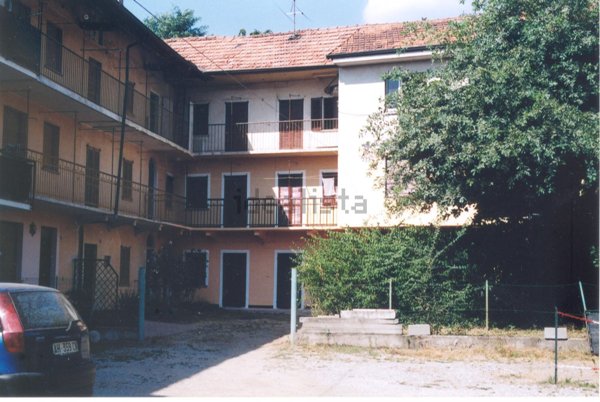 pentavano in vendita a Borgo Ticino