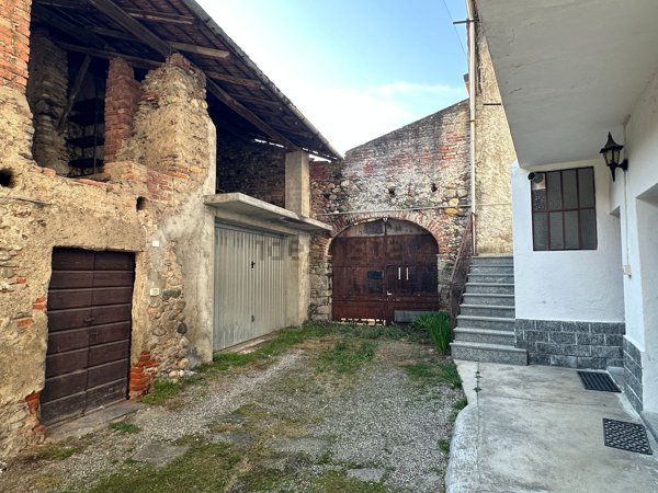 casa indipendente in vendita a Borgo Ticino