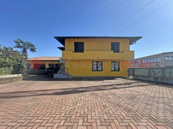 casa indipendente in vendita a Borgo Ticino