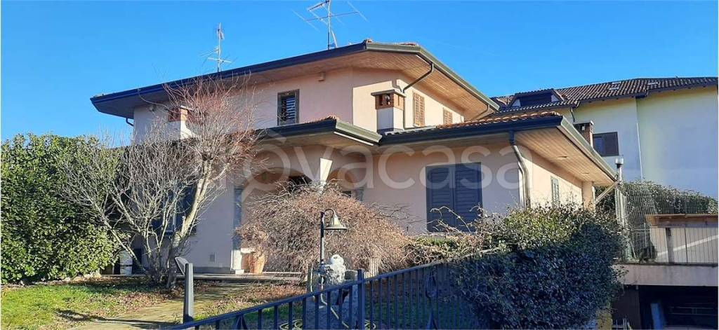 casa indipendente in vendita a Borgo Ticino