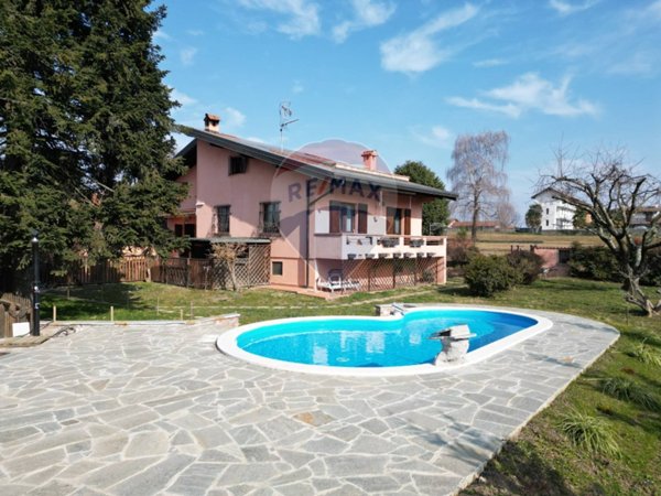 casa indipendente in vendita a Borgo Ticino in zona Gagnago