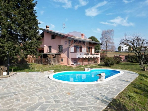 casa indipendente in vendita a Borgo Ticino in zona Gagnago