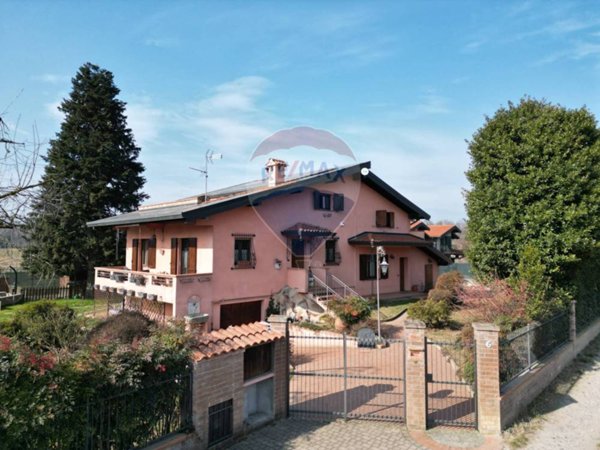 casa indipendente in vendita a Borgo Ticino