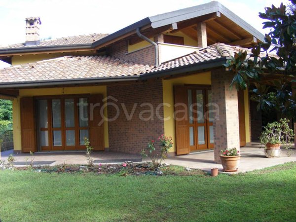 casa indipendente in vendita a Borgo Ticino