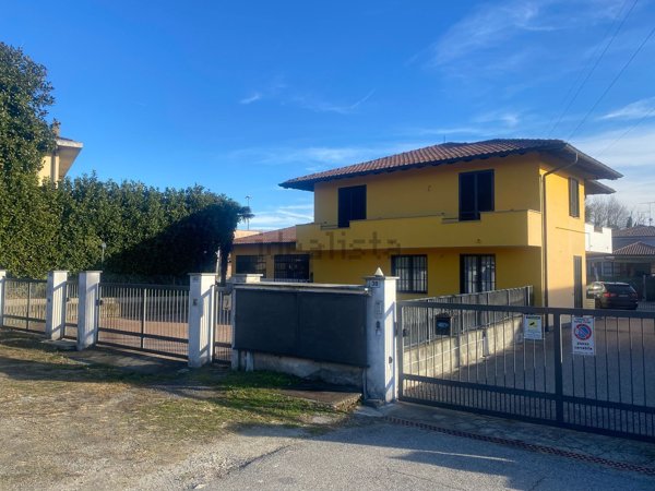 casa indipendente in vendita a Borgo Ticino