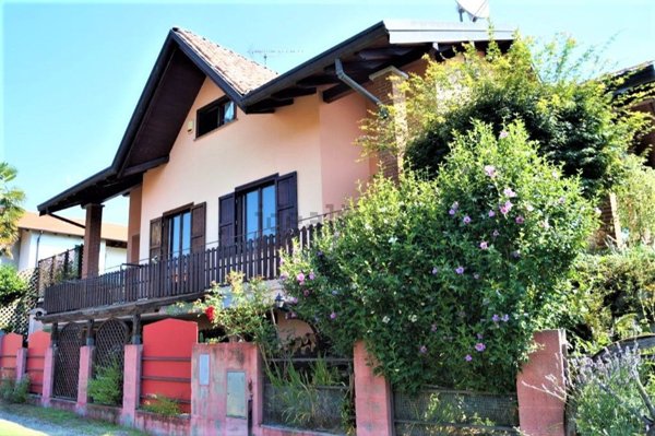 casa indipendente in vendita a Borgo Ticino