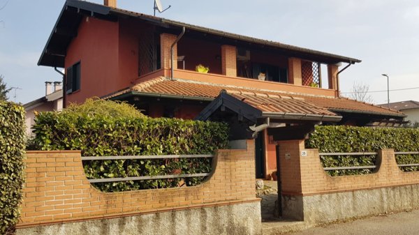 casa indipendente in vendita a Borgo Ticino