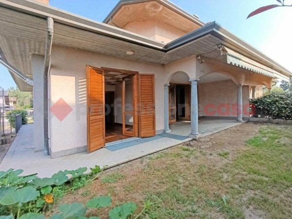 casa indipendente in vendita a Borgo Ticino