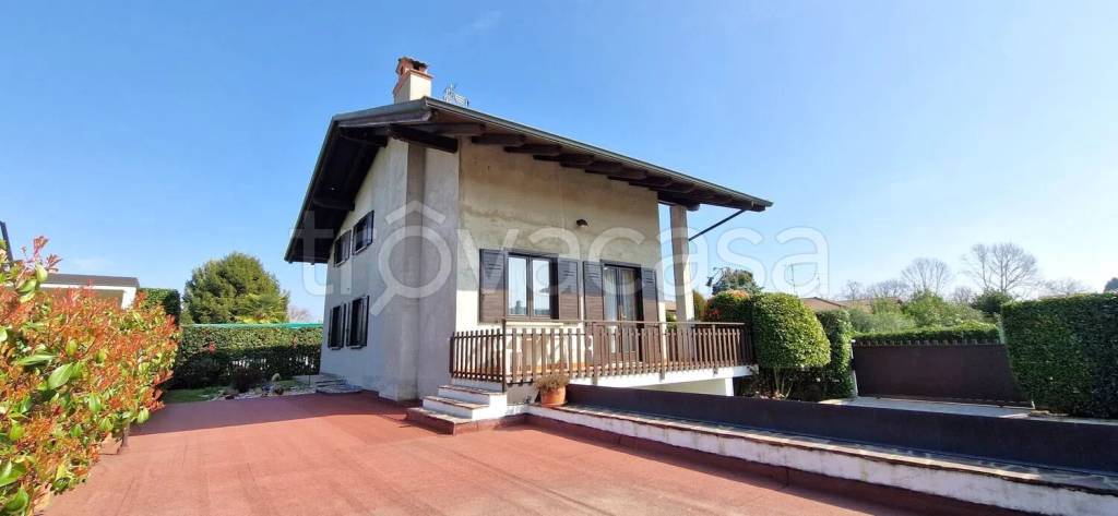 casa indipendente in vendita a Borgo Ticino