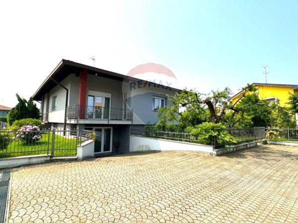 casa indipendente in vendita a Borgo Ticino