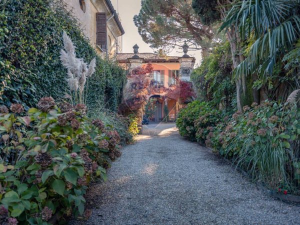 villa in vendita a Borgo Ticino