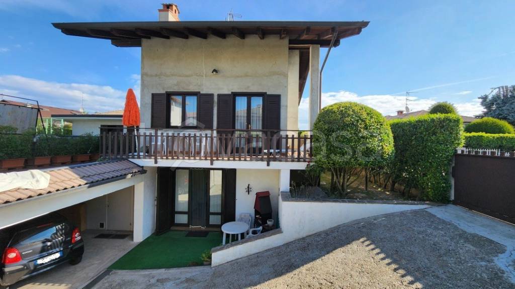 casa indipendente in vendita a Borgo Ticino
