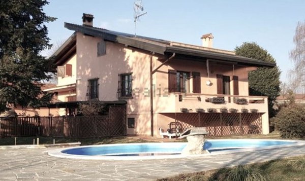 casa indipendente in vendita a Borgo Ticino