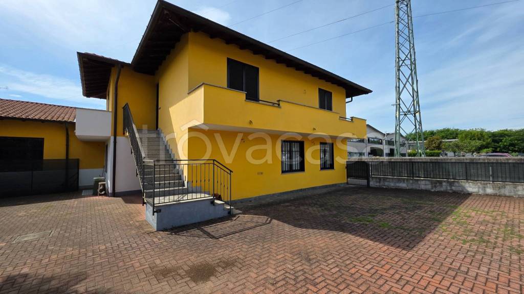 casa indipendente in vendita a Borgo Ticino