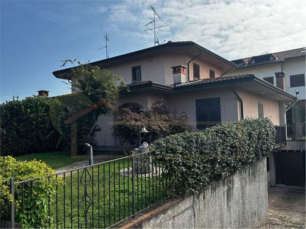 casa indipendente in vendita a Borgo Ticino