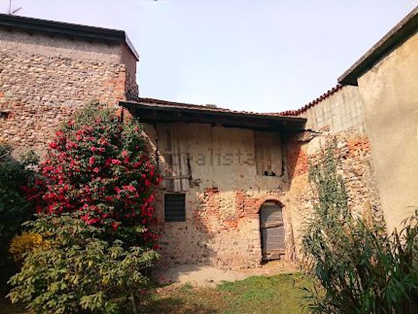 casale in vendita a Borgo Ticino