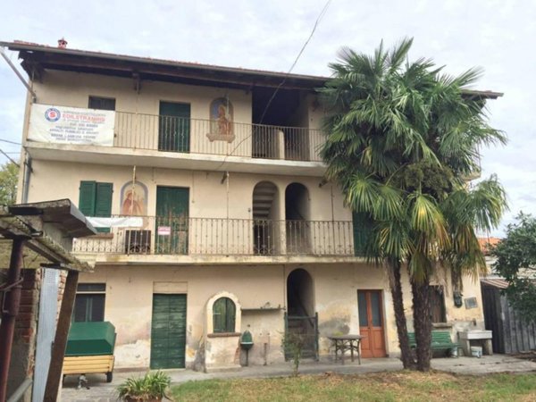 casa indipendente in vendita a Borgo Ticino in zona Gagnago