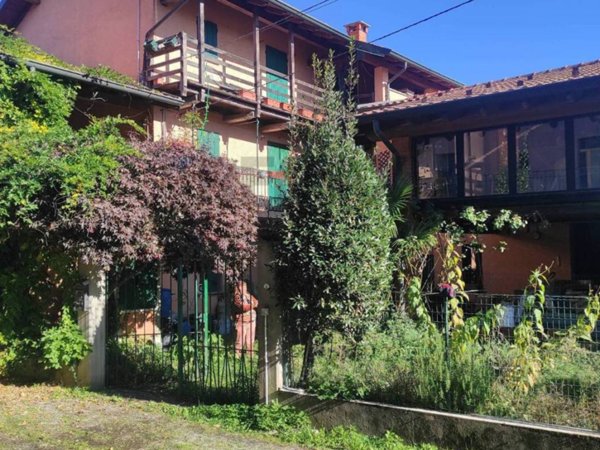 casa indipendente in vendita a Borgo Ticino in zona Gagnago