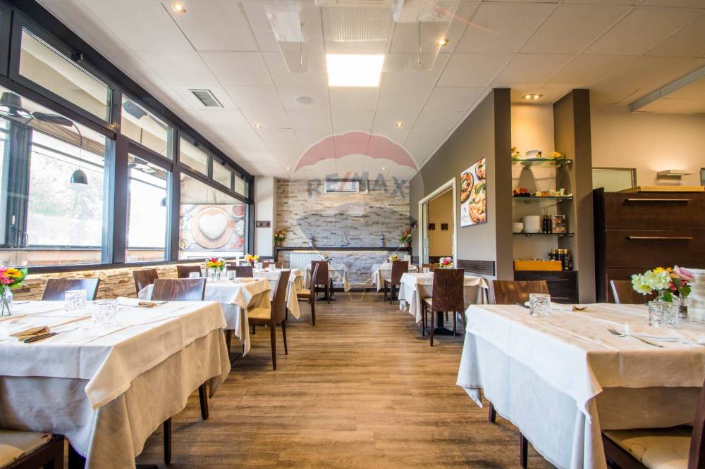 locale commerciale in vendita a Borgo Ticino