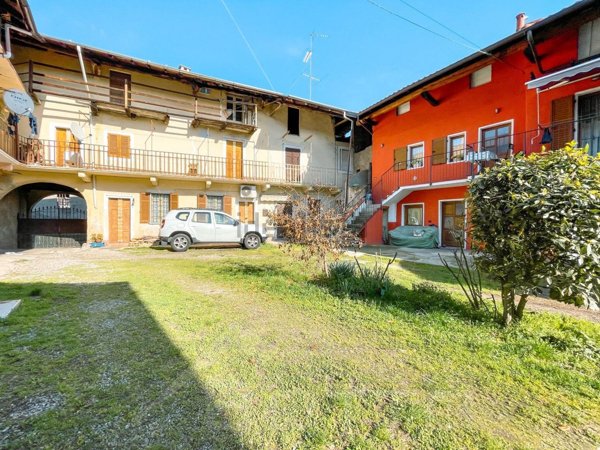 casa semindipendente in vendita a Borgo Ticino