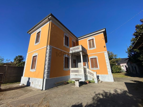 casa indipendente in vendita a Borgo Ticino