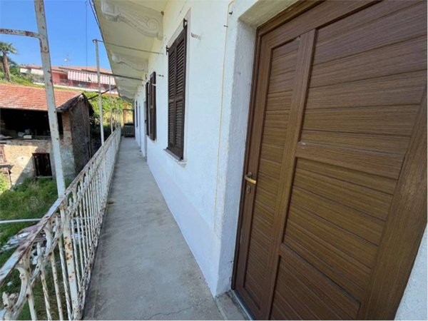 casa indipendente in vendita a Borgo Ticino in zona Gagnago