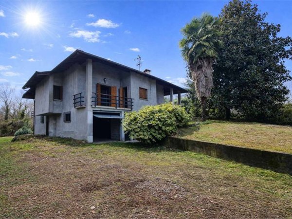 casa indipendente in vendita a Borgo Ticino in zona Campagnola