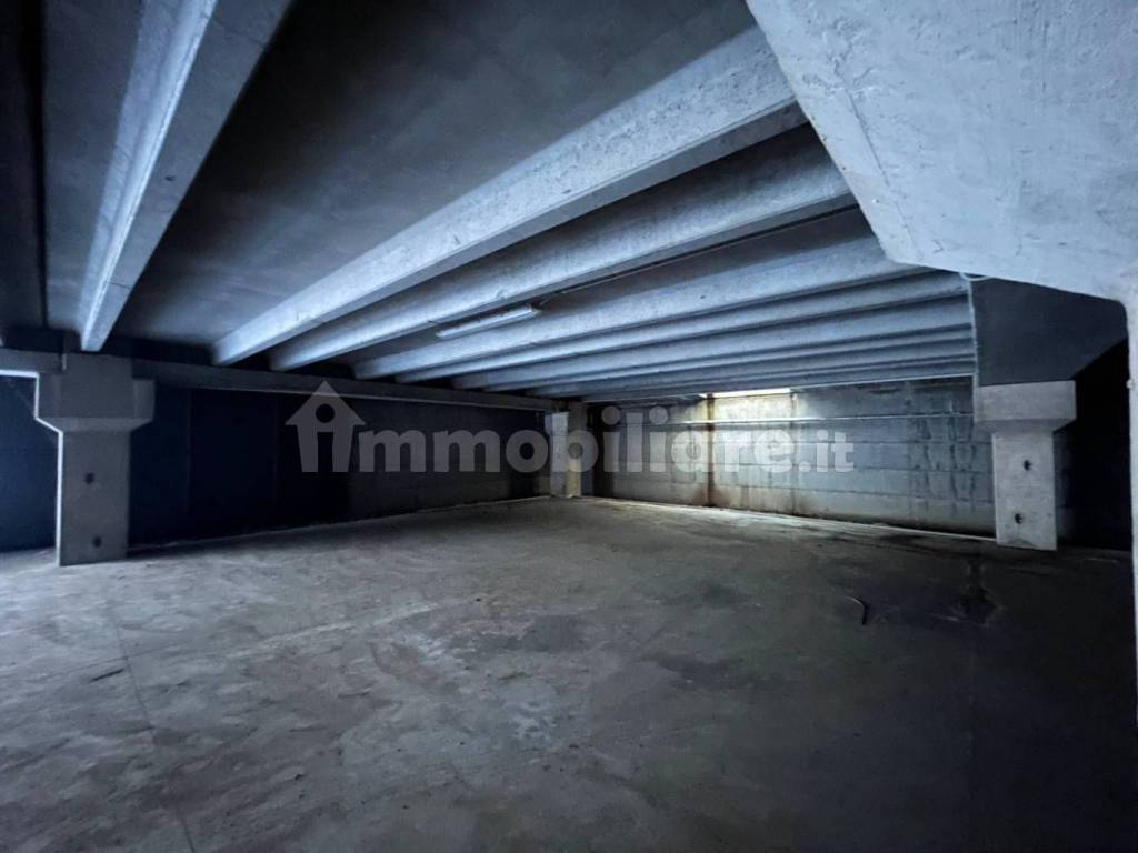 locale commerciale in vendita a Borgo Ticino