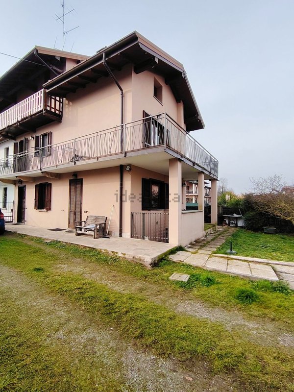 casa semindipendente in vendita a Borgo Ticino