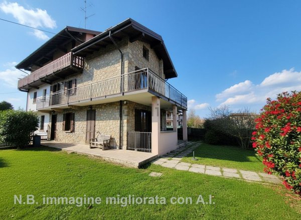 casa semindipendente in vendita a Borgo Ticino