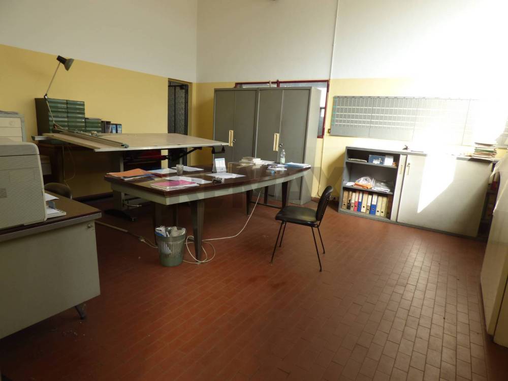 capannone in vendita a Borgo Ticino
