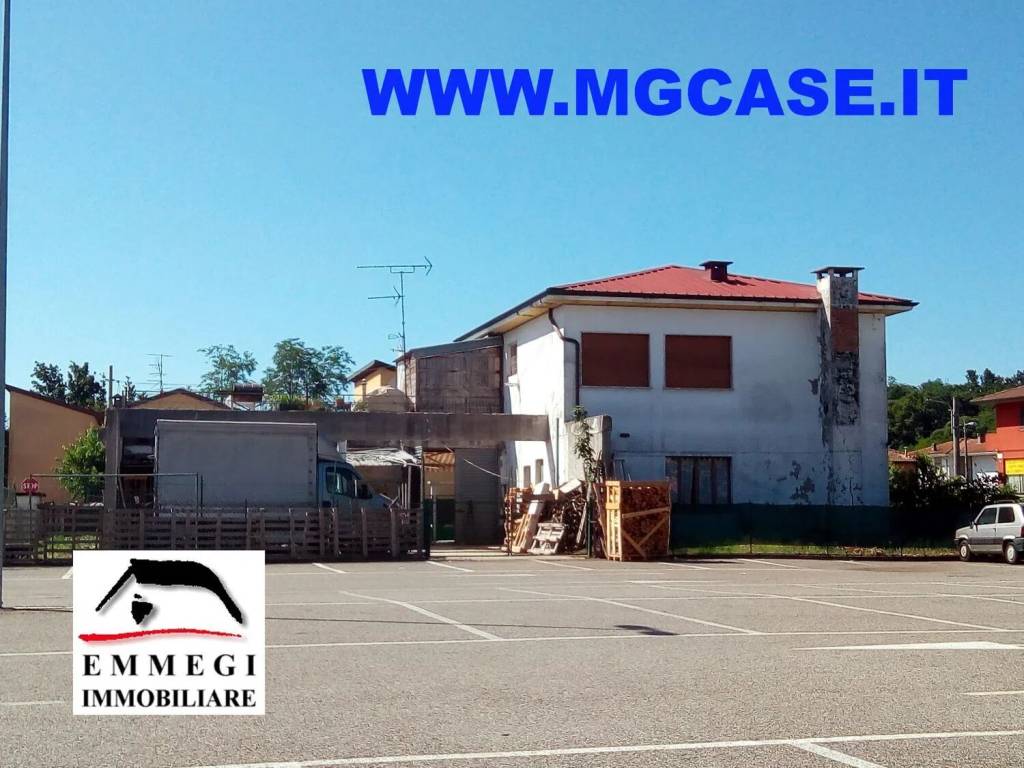 intera palazzina in vendita a Borgo Ticino