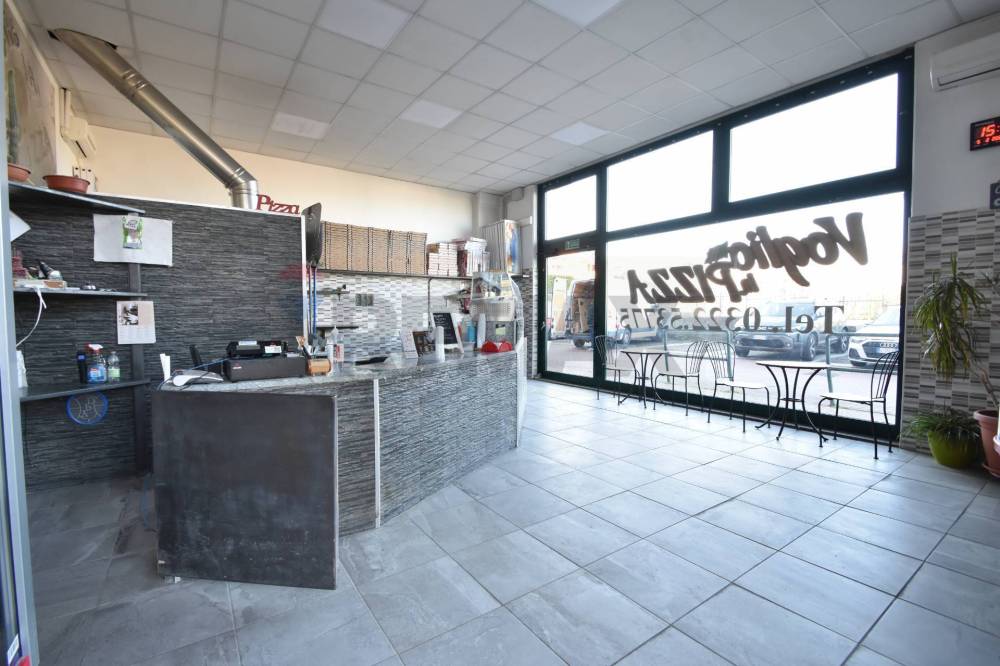 locale commerciale in vendita a Borgo Ticino