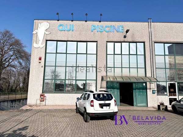 locale commerciale in vendita a Borgo Ticino
