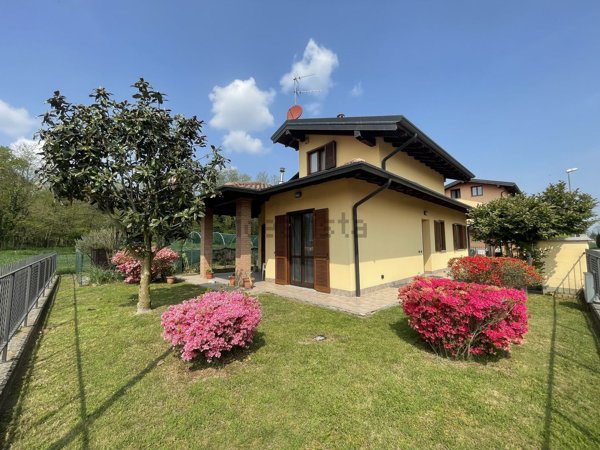casa indipendente in vendita a Borgo Ticino