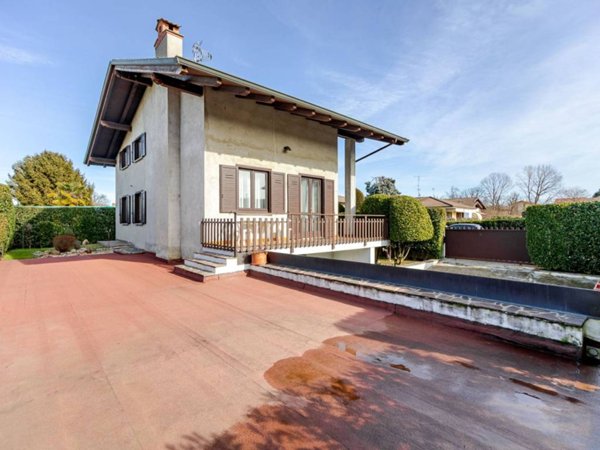 casa indipendente in vendita a Borgo Ticino