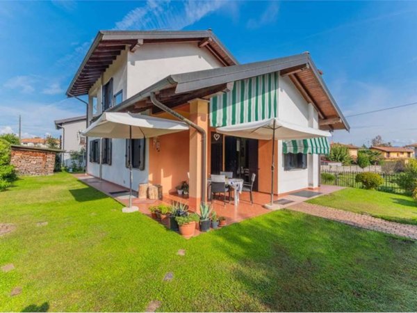 casa indipendente in vendita a Borgo Ticino