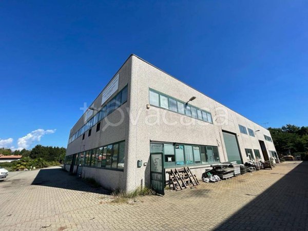 locale commerciale in vendita a Borgo Ticino in zona Lazzaretto