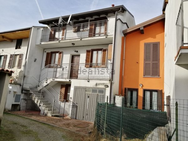 casa semindipendente in vendita a Borgo Ticino