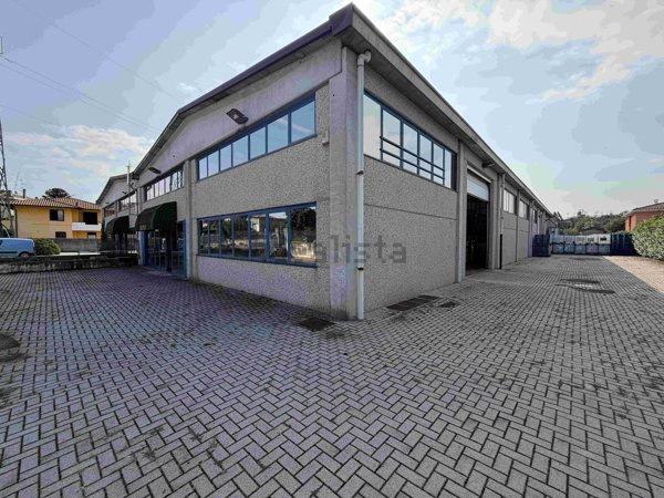 capannone in vendita a Borgo Ticino in zona Lazzaretto